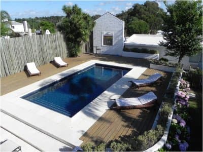 TOTALMENTE REMODELADA , SUPER CONFORTABLE UBICADA EN EL CORAZÓN DE LA BARRA , A UNA CUADRA DE LA RUTA Y UNA MAS DEL MAR