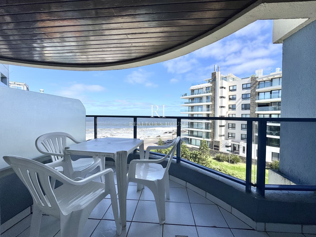 Apartamento frente al mar en venta