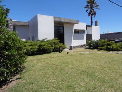 Cómodo casa en la parte mas linda del Chorro 5 cómodos cuartos cocina integrada con desayunador Losa radiante en habitac