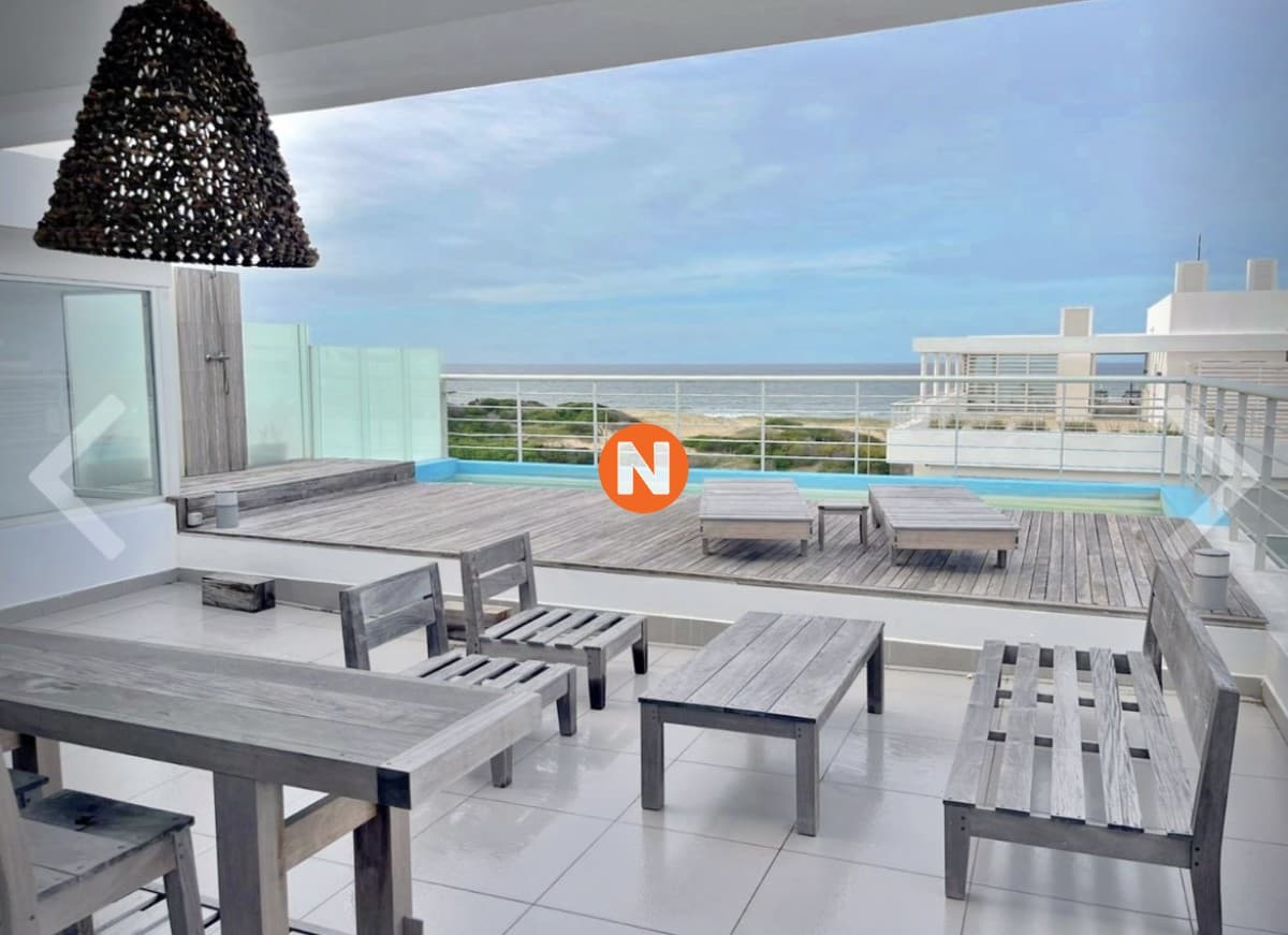 Lujoso Penthouse en la Brava en venta