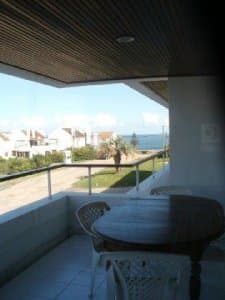 como apto a pasos de playa Montoya , 3 suites Living comedor , cocina con desayunador y lavadero Vista al mar