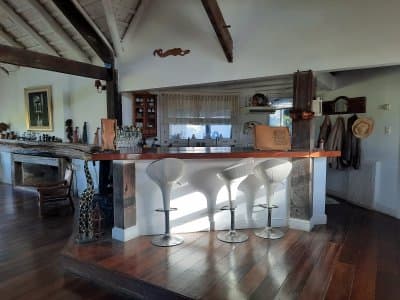 Casa en Miramar Acres - La Barra Excelente ubicación a minutos del centro de La Barra Cuenta con 4 Dormitorios 4 Baños 4