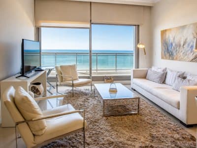 Brava | Apartamento #9190 Espectacular Apartamento en Brava frente al mar!! Amplios y luminosos ambientes. Terminaciones