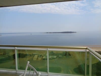 Mansa | Apartamento #2006 Amplio living-comedor con toda la vista al mar, espectaculares atardeceres, 3 dormitorios en s